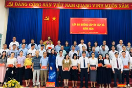 Bế giảng lớp bồi dưỡng cấp ủy cấp xã năm 2026