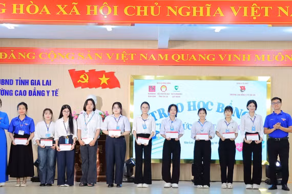 Sôi nổi Ngày hội chào tân sinh viên Trường Cao đẳng Y tế Gia Lai.