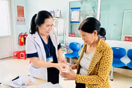 Chính sách mới “tiếp sức” nhân lực y tế