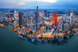 Đồng hành để vươn xa