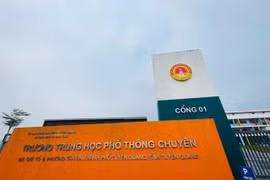 Bộ GD-ĐT nói gì về đề xuất thi lại môn toán ở Trường THPT chuyên Tuyên Quang?