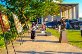 Để mỹ thuật đến gần hơn với công chúng