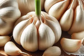 4 cách ăn tỏi giúp giảm cholesterol trong máu
