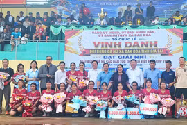 Đak Đoa: Niềm vui kép từ bóng đá