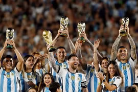 Messi chính thức xác nhận dự World Cup 2026, lập tức trình diễn cúp vàng