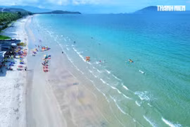 Ngắm Dốc Lết hoang sơ trong top 10 bãi biển đẹp nhất Việt Nam