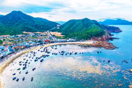 Khai thác “mỏ vàng” văn hóa, đưa du lịch cất cánh 