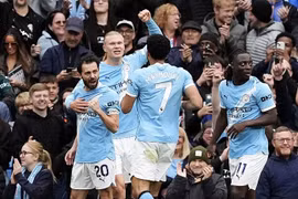 Đại thắng Brentford, Man City tiếp tục gây sức ép lên Arsenal
