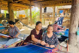 Khi phụ nữ trở thành hạt nhân xây dựng buôn làng