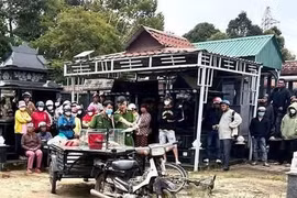 Phát hiện thi thể trên xe lôi giữa nghĩa trang