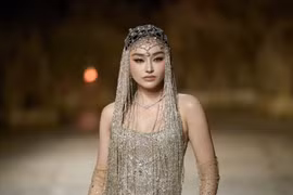 Hoa hậu Yến Nhi khoe vẻ quyến rũ ở tuổi 22