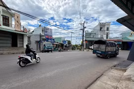 Nhiều bất cập tại nút giao ngã tư Cây Xoài