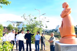 Tôn tạo “con đường nghệ thuật” bên suối Hội Phú