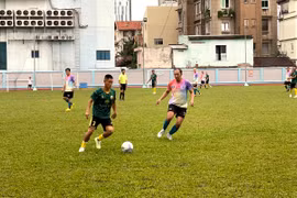 Cựu cầu thủ Bình Định giao hữu với cựu sinh viên Trường Đại học Khoa học tự nhiên