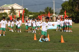 Sôi nổi Ngày hội Bóng đá phong trào AFC - Gia Lai 2026 tại xã Vĩnh Thạnh. 