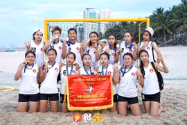 Đội tuyển nữ bóng ném bãi biển U20 Gia Lai mang về huy chương vàng
