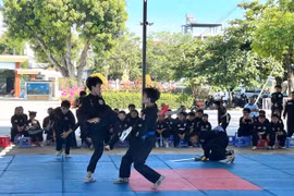 130 võ sinh võ đường Phan Hòa tham gia thi nâng đai võ cổ truyền. 