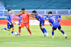 Thaileon lập công phút bù giờ, Quy nhơn United giành 3 điểm vàng vòng 18 Giải hạng Nhất Quốc gia - Bia Sao Vàng 2025-2026.
