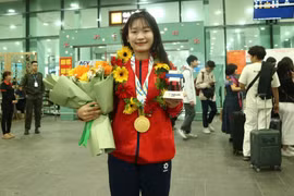 Đón vận động viên Nguyễn Thị Bích Thảo đoạt huy chương vàng SEA Games 33.