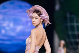 Bảo Ngọc thể hiện ra sao trong phần thi Top Model tại Hoa hậu Thế giới?