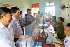 Bộ Nội vụ đang nghiên cứu, tiếp tục đề xuất chính sách tiền lương cho cán bộ, công chức