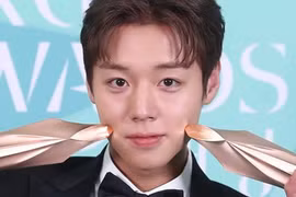 Nam chính 'Dưới bóng điện hạ' Park Ji Hoon tổ chức fancon tại Việt Nam