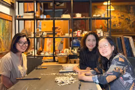 Sơn mài và những gương mặt nữ 