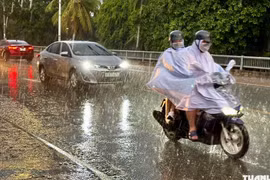 Trung và Nam bộ sắp đón đợt mưa lớn, khả năng xuất hiện bão số 6