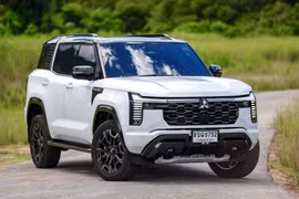 Mitsubishi Pajero thế hệ mới lộ thông số bản cao cấp tại Thái Lan