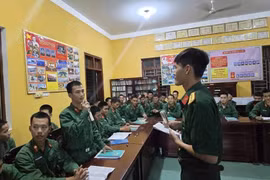 Tuổi trẻ Tiểu đoàn 1 học tập hành động dũng cảm của Thượng sĩ Kpă Thiêp