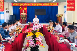 Phó Bí thư Thường trực Tỉnh ủy Rah Lan Chung làm việc với Đảng ủy xã Đăk Song