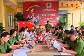 Tăng cường phối hợp giữ vững an ninh, trật tự khu vực biên giới Việt Nam - Campuchia