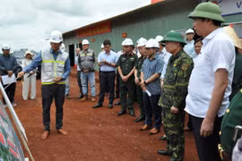 Bí thư Tỉnh ủy Gia Lai kiểm tra tiến độ thi công trường phổ thông nội trú liên cấp ở xã biên giới