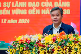 Khen thưởng 14 tập thể, cá nhân có thành tích trong giảm nghèo bền vững giai đoạn 2021-2024