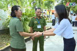 Cô nữ sinh và màn "xin vía" dễ thương trước ngày thi tốt nghiệp