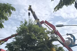 Gãy cần bơm bê tông khiến 3 người thương vong ở phường Bồng Sơn.