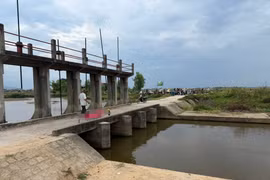 Một thiếu niên tử vong khi tắm mương ở phường An Nhơn Nam, Gia Lai.