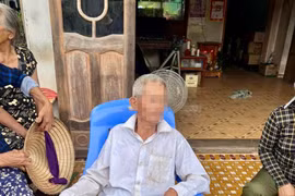 Công an phường Hoài Nhơn Đông (tỉnh Gia Lai) kịp thời giải cứu người đàn ông đi lạc trên rừng.