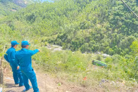 Vụ xe khách lao xuống vực trên đèo An Khê nghi do xe ben bị mất thắng.