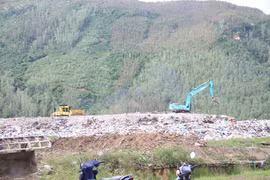 Đẩy nhanh thủ tục, sớm thi công ô chôn lấp tạm ở Khu xử lý chất thải rắn Long Mỹ