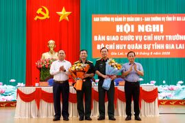 Bàn giao chức vụ Chỉ huy trưởng Bộ CHQS tỉnh Gia Lai.