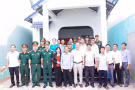 Bàn giao nhà ở cho gia đình chính sách tại xã Bình An.