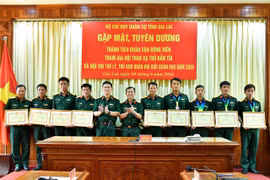 Gặp mặt, tuyên dương quân nhân đạt thành tích cao tại các hội thao, hội thi cấp Quân khu.