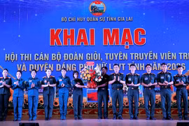 Bộ Chỉ huy quân sự tỉnh tổ chức Hội thi “Cán bộ Đoàn giỏi và tuyên truyền viên trẻ” và “Duyên dáng phụ nữ LLVT tỉnh”.