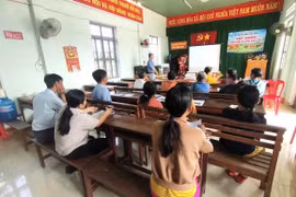 Bình Khê tập huấn kỹ thuật chăn nuôi bò sinh sản cho hộ nghèo