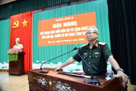 Quân khu 5 đối thoại dân chủ với cán bộ, chiến sĩ Bộ CHQS tỉnh Gia Lai và Lữ đoàn 572