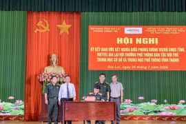 Phòng Chính trị, Viettel Gia Lai kết nghĩa với Trường Phổ thông Dân tộc Nội trú THCS và THPT Vĩnh Thạnh. 