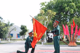 Các đơn vị quân đội tổ chức Lễ Tuyên thệ chiến sĩ mới.