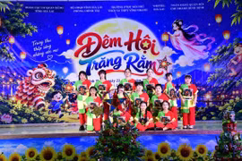 Ấm áp “Đêm hội trăng rằm” với học sinh vùng cao Vĩnh Thạnh