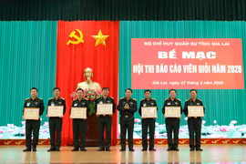 Bộ CHQS tỉnh trao giải Hội thi báo cáo viên giỏi năm 2026.